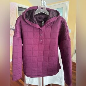 GapFit quilted pullover in Plum